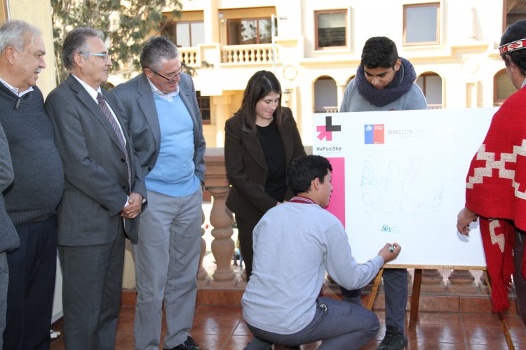 FIRMAN COMPROMISO TRANSVERSAL PARA PROTEGER LOS DERECHOS DE LAS MUJERES Y NIÑAS