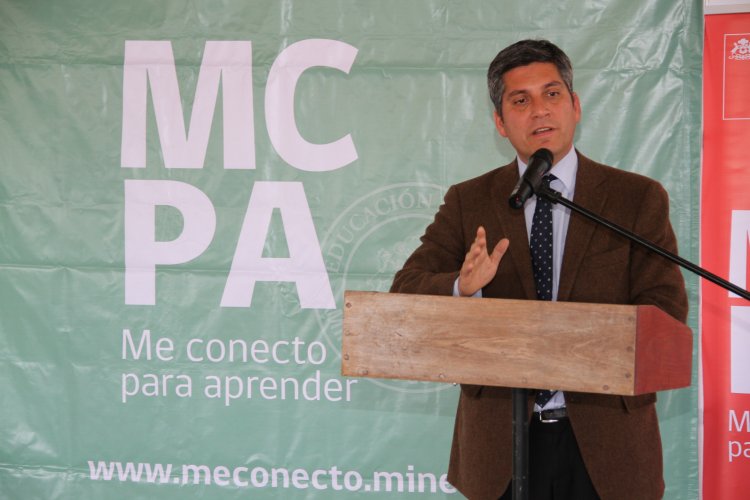 880 ESTUDIANTES DE COQUIMBO SE INTEGRAN AL MUNDO DIGITAL CON COMPUTADORES DE ÚLTIMA GENERACIÓN