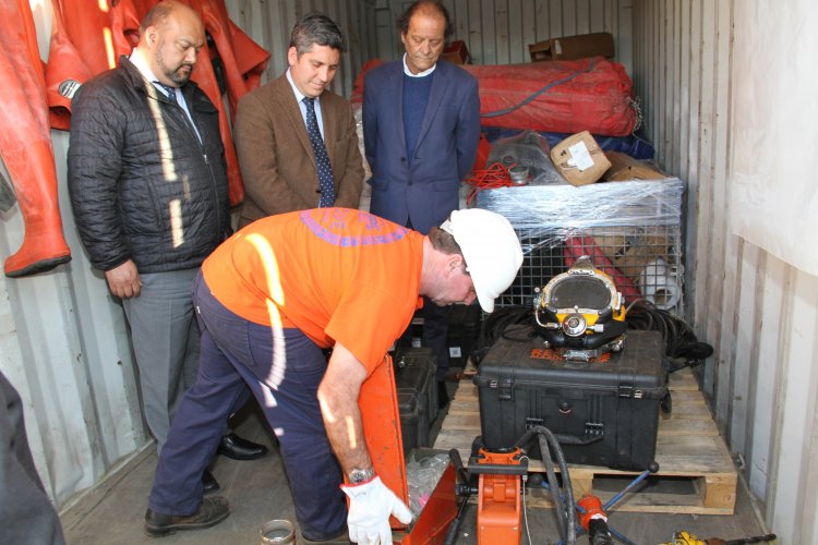 LLEGA EQUIPAMIENTO PARA DRENAJE DE RESTOS OLEOSOS DE BARCO DON HUMBERTO