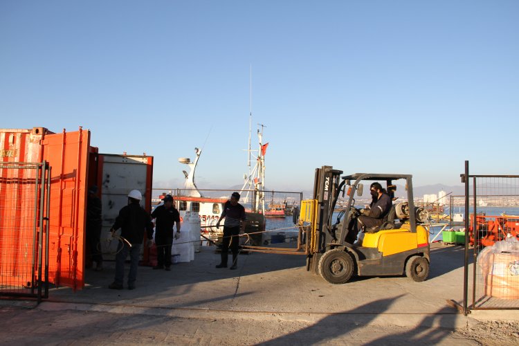 LLEGA EQUIPAMIENTO PARA DRENAJE DE RESTOS OLEOSOS DE BARCO DON HUMBERTO