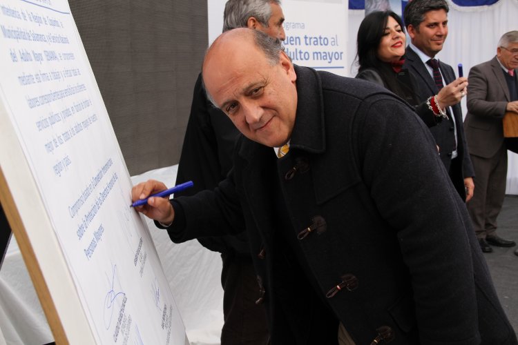 SENAMA REALIZÓ PRIMER SEMINARIO REGIONAL DE ADULTOS MAYORES QUE CONVOCÓ A MÁS DE 300 DIRIGENTES EN LA COMUNA DE SALAMANCA