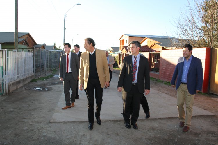 FAMILIAS DE PUNITAQUI REFUERZAN SUS VIVIENDAS TRAS DAÑOS DEL TERREMOTO