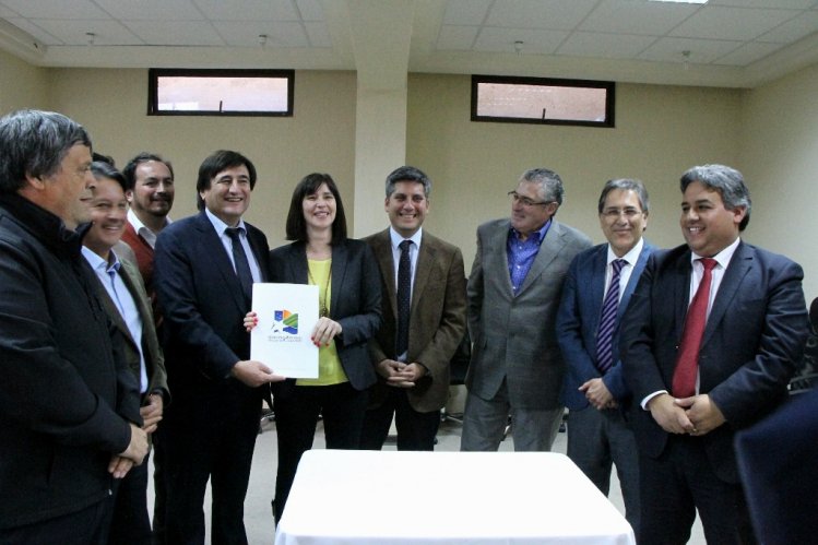 ESTADIO MUNICIPAL DE CANELA COMIENZA A TRANSFORMARSE EN UNA REALIDAD