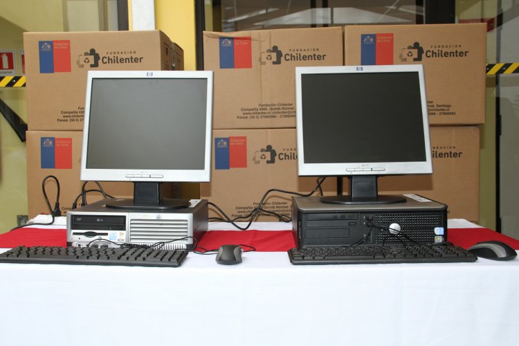 VECINOS DE 23 ORGANIZACIONES SOCIALES DE LA SERENA RECIBIERON COMPUTADORES DE FUNDACIÓN CHILENTER