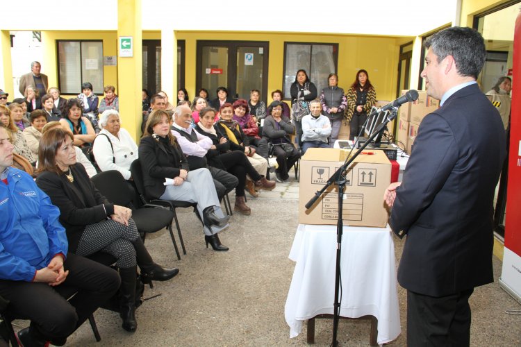VECINOS DE 23 ORGANIZACIONES SOCIALES DE LA SERENA RECIBIERON COMPUTADORES DE FUNDACIÓN CHILENTER