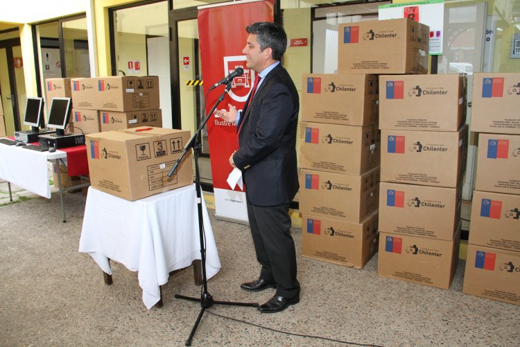 VECINOS DE 23 ORGANIZACIONES SOCIALES DE LA SERENA RECIBIERON COMPUTADORES DE FUNDACIÓN CHILENTER