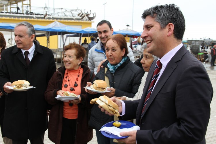 CON CHURRASCO MARINO CONSTITUYENTE INVITAN A PARTICIPAR EN CABILDO REGIONAL