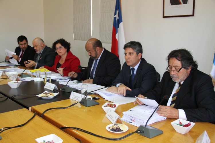 GOBIERNO REGIONAL APRUEBA MÁS DE $2800 MILLONES PARA OBRAS EN CALETAS, ELECTRIFICACIÓN Y VIALIDAD