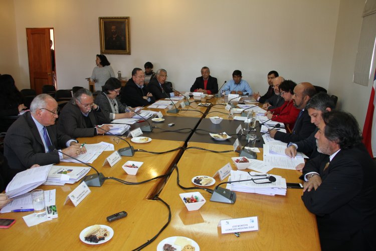 GOBIERNO REGIONAL APRUEBA MÁS DE $2800 MILLONES PARA OBRAS EN CALETAS, ELECTRIFICACIÓN Y VIALIDAD