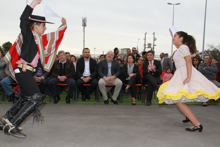 MINISTRA WILLIAMS ENTREGA MÁS DE 460 MILLONES QUE BENEFICIARÁN A MÁS DE MIL PEQUEÑOS MINEROS DE LA REGIÓN