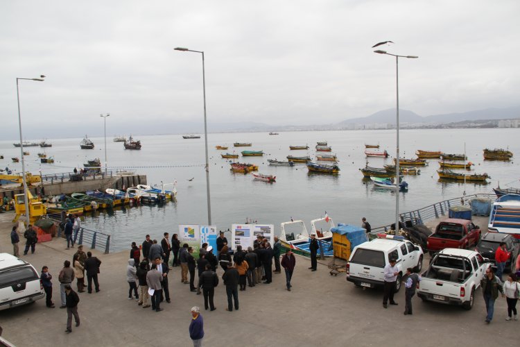 GOBIERNO REGIONAL FINANCIA OBRAS DE RECUPERACIÓN EN CALETA DE COQUIMBO DAÑADA POR EL TSUNAMI