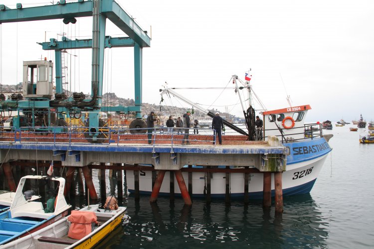 GOBIERNO REGIONAL FINANCIA OBRAS DE RECUPERACIÓN EN CALETA DE COQUIMBO DAÑADA POR EL TSUNAMI