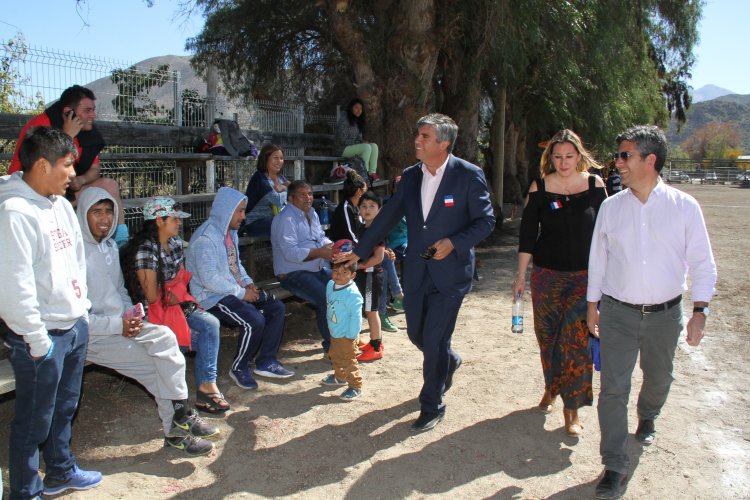 VECINOS DE VICUÑA Y EL TAMBO RECIBEN OBRAS PARA MEJORAR SU SEGURIDAD Y CALIDAD DE VIDA