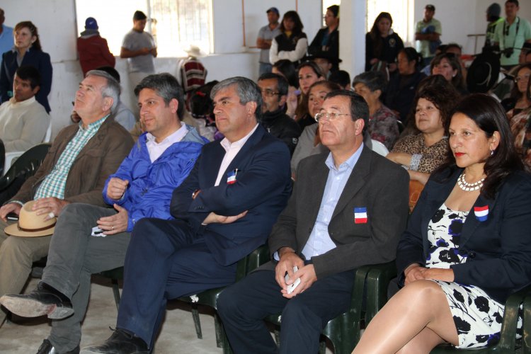 VECINOS DE VICUÑA Y EL TAMBO RECIBEN OBRAS PARA MEJORAR SU SEGURIDAD Y CALIDAD DE VIDA