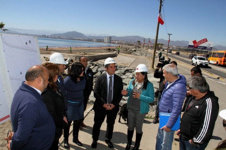 GOBIERNO INICIÓ OBRAS PARA RECUPERAR LA CONECTIVIDAD PEATONAL EN AVENIDA COSTANERA DE COQUIMBO