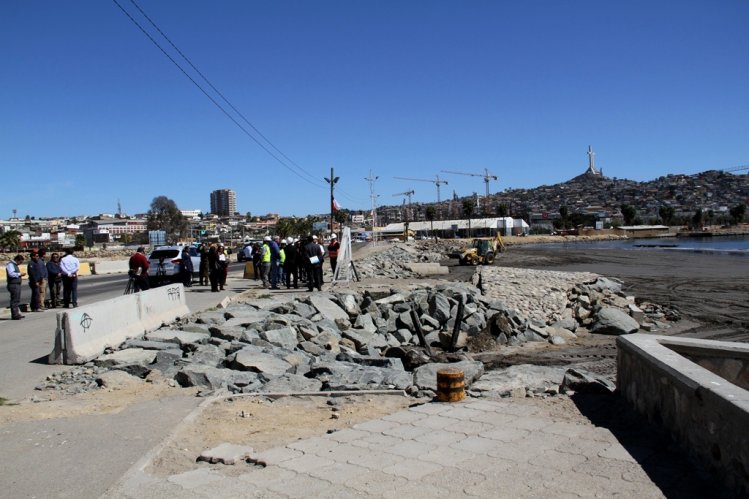GOBIERNO INICIÓ OBRAS PARA RECUPERAR LA CONECTIVIDAD PEATONAL EN AVENIDA COSTANERA DE COQUIMBO