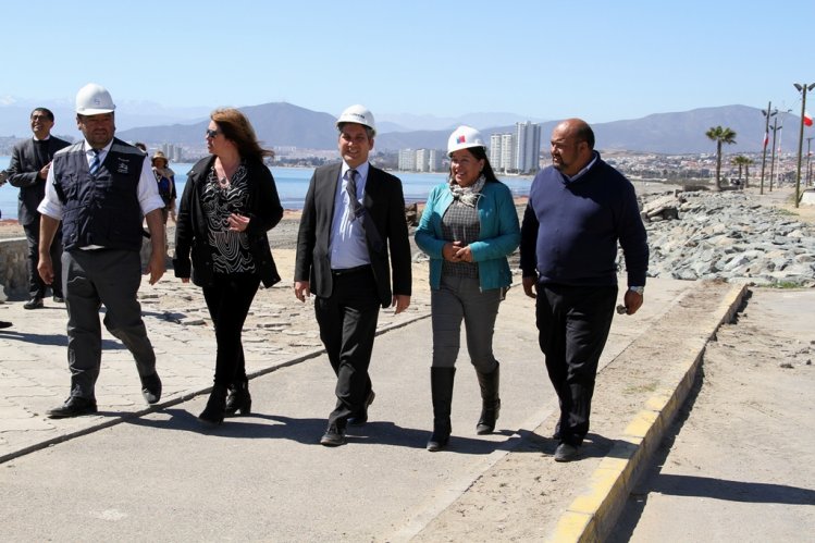 GOBIERNO INICIÓ OBRAS PARA RECUPERAR LA CONECTIVIDAD PEATONAL EN AVENIDA COSTANERA DE COQUIMBO
