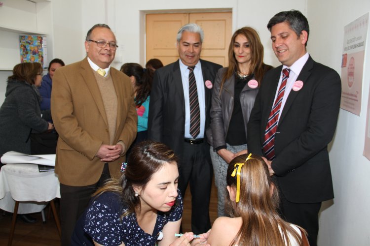 AUTORIDADES LANZAN CAMPAÑA DE VACUNACIÓN CONTRA EL VIRUS PAPILOMA HUMANO