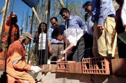 GOBIERNO INSPECCIONA AVANCE DE LA RECONSTRUCCIÓN EN VIVIENDAS DAÑADAS POR EL TERREMOTO DEL 16S