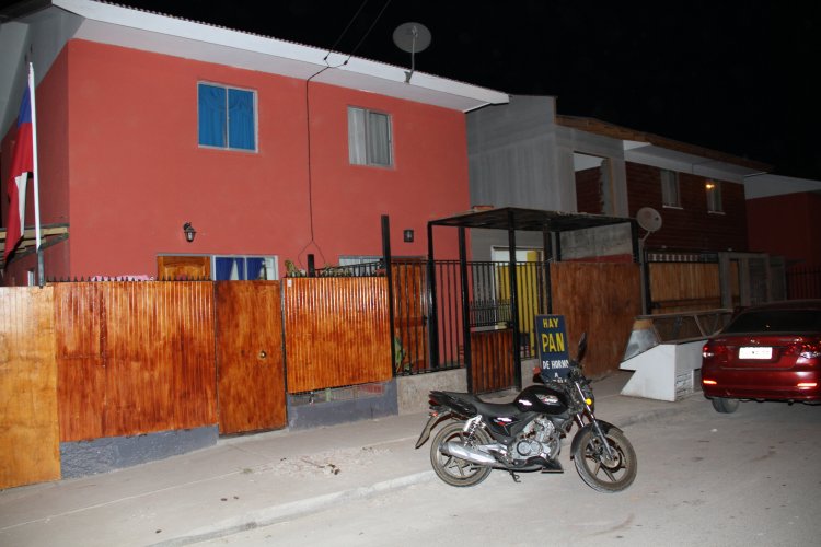 GOBIERNO INSPECCIONA AVANCE DE LA RECONSTRUCCIÓN EN VIVIENDAS DAÑADAS POR EL TERREMOTO DEL 16S