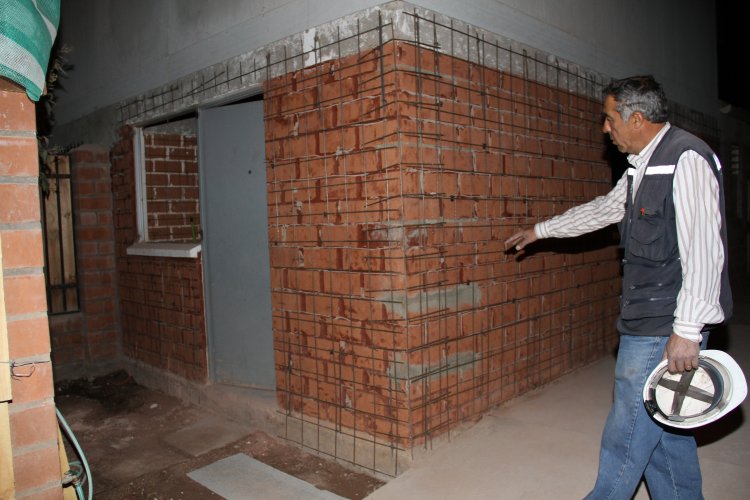 GOBIERNO INSPECCIONA AVANCE DE LA RECONSTRUCCIÓN EN VIVIENDAS DAÑADAS POR EL TERREMOTO DEL 16S