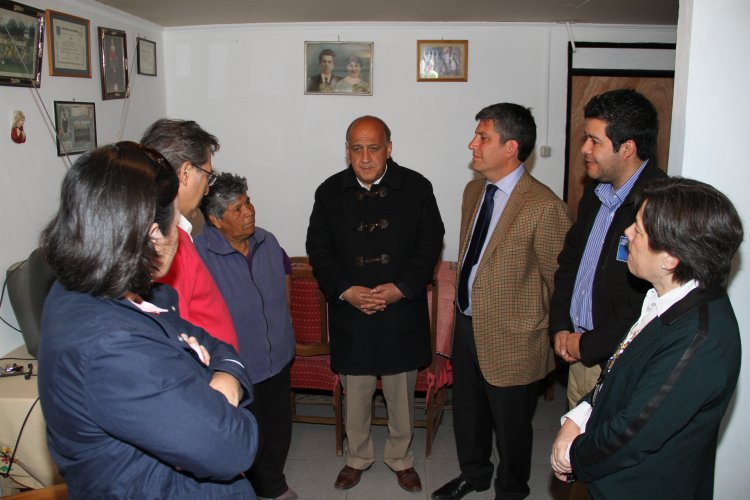 GOBIERNO INSPECCIONA AVANCE DE LA RECONSTRUCCIÓN EN VIVIENDAS DAÑADAS POR EL TERREMOTO DEL 16S