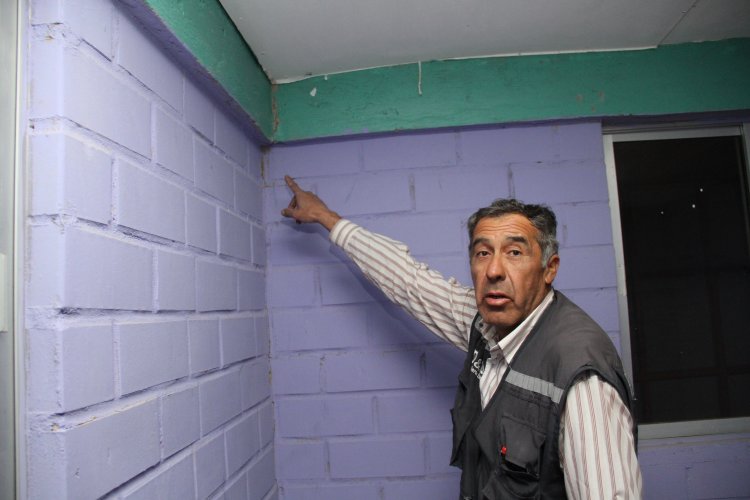 GOBIERNO INSPECCIONA AVANCE DE LA RECONSTRUCCIÓN EN VIVIENDAS DAÑADAS POR EL TERREMOTO DEL 16S