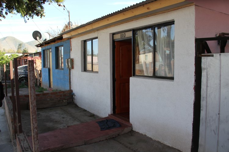 GOBIERNO INSPECCIONA AVANCE DE LA RECONSTRUCCIÓN EN VIVIENDAS DAÑADAS POR EL TERREMOTO DEL 16S