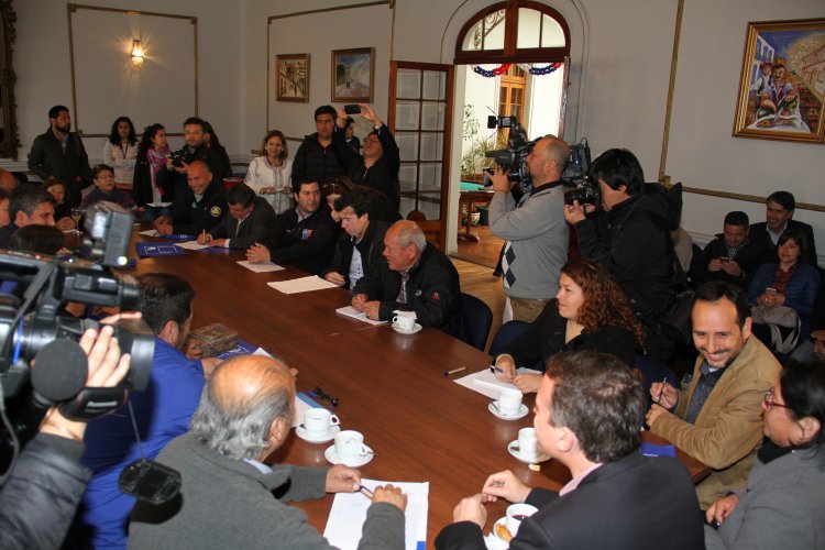 GOBIERNO JUNTO A LOS VECINOS DEFINE PLAN DE REMODELACIÓN URBANO-HABITACIONAL PARA EL SECTOR DE BAQUEDANO