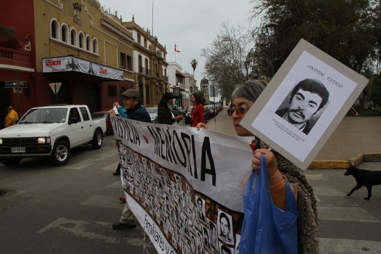 FAMILIARES DE DETENIDOS DESAPARECIDOS EXIGEN INFORMACIÓN A 43 AÑOS DEL GOLPE DE ESTADO