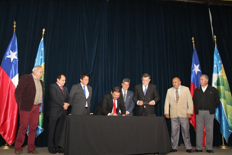 GOBIERNO CONMEMORA UN AÑO DEL 16S Y SELLA ACUERDO CON MUNICIPIOS PARA ABORDAR RECONSTRUCCIÓN