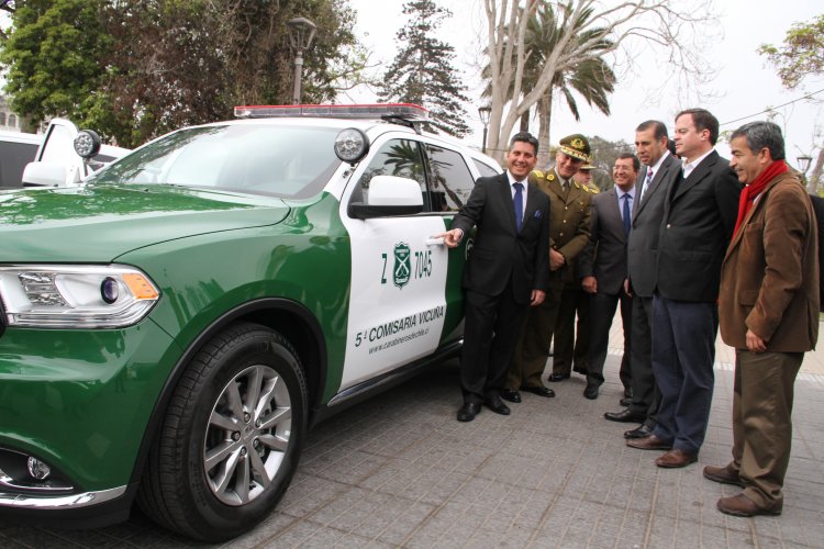ENTREGAN NUEVOS VEHÍCULOS POLICIALES PARA CARABINEROS DE ELQUI Y LIMARÍ