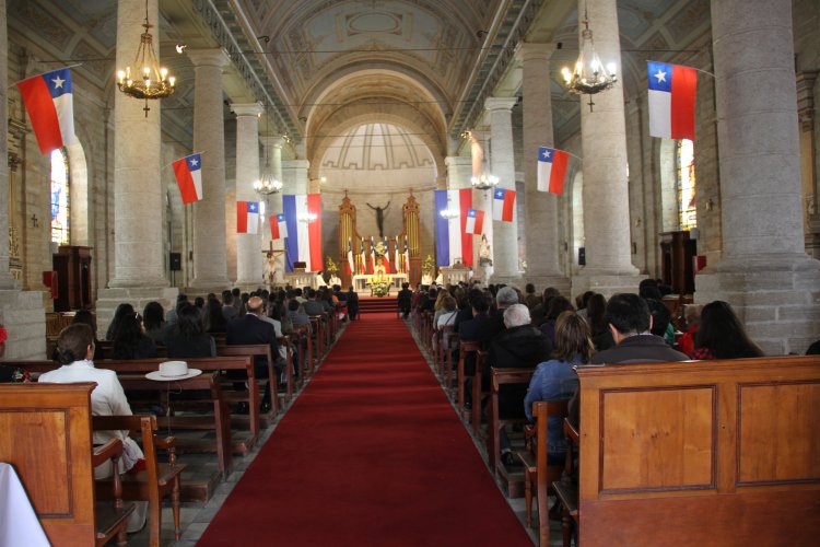 CON RECUERDO A VÍCTIMAS DEL 16-S SE REALIZÓ TE DEUM DE FIESTAS PATRIAS