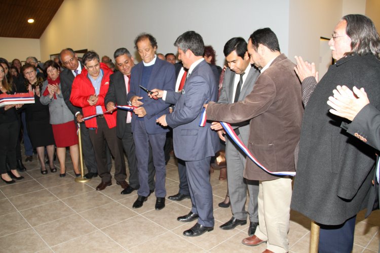 VECINOS Y VECINAS DE LOS VILOS CELEBRAN INAUGURACIÓN DE NUEVA CASA DE LA CULTURA