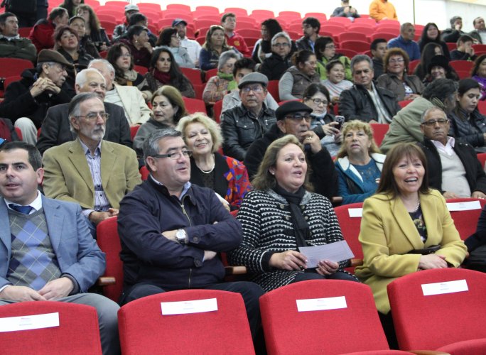 VECINOS Y VECINAS DE LOS VILOS CELEBRAN INAUGURACIÓN DE NUEVA CASA DE LA CULTURA