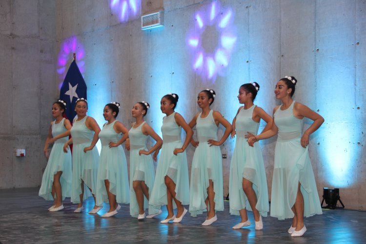 VECINOS Y VECINAS DE LOS VILOS CELEBRAN INAUGURACIÓN DE NUEVA CASA DE LA CULTURA