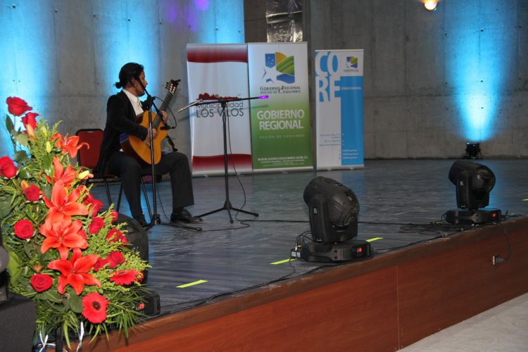 VECINOS Y VECINAS DE LOS VILOS CELEBRAN INAUGURACIÓN DE NUEVA CASA DE LA CULTURA