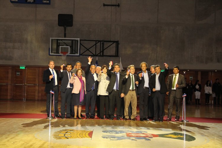 MÁS DE DOS MIL PERSONAS PARTICIPARON EN INAUGURACIÓN DEL NUEVO GIMNASIO TECHADO DE SALAMANCA