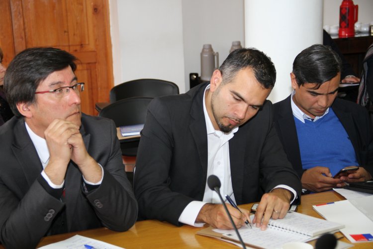 FUNCIONARIOS SE CAPACITAN EN INNOVACIÓN PARA MEJORAR EL SERVICIO PÚBLICO