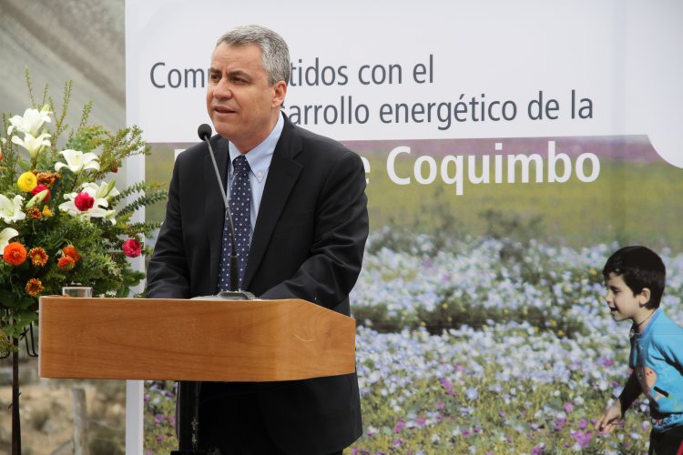 LUEGO DE 30 AÑOS SIN LUZ, EL ROMERAL RECIBE SUMINISTRO ELÉCTRICO CON APOYO DEL GOBIERNO Y SECTOR PRIVADO