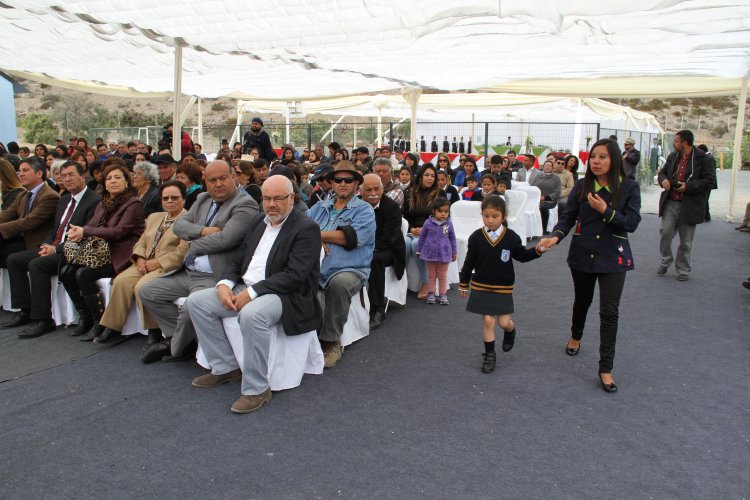 LUEGO DE 30 AÑOS SIN LUZ, EL ROMERAL RECIBE SUMINISTRO ELÉCTRICO CON APOYO DEL GOBIERNO Y SECTOR PRIVADO