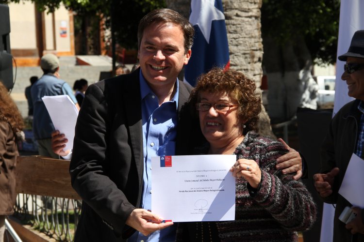 ADULTOS MAYORES DESARROLLARÁN SUS PROYECTOS CON RECURSOS OTORGADOS POR EL GOBIERNO A TRAVÉS DE SENAMA