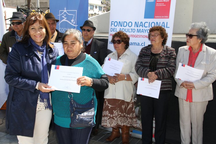 ADULTOS MAYORES DESARROLLARÁN SUS PROYECTOS CON RECURSOS OTORGADOS POR EL GOBIERNO A TRAVÉS DE SENAMA