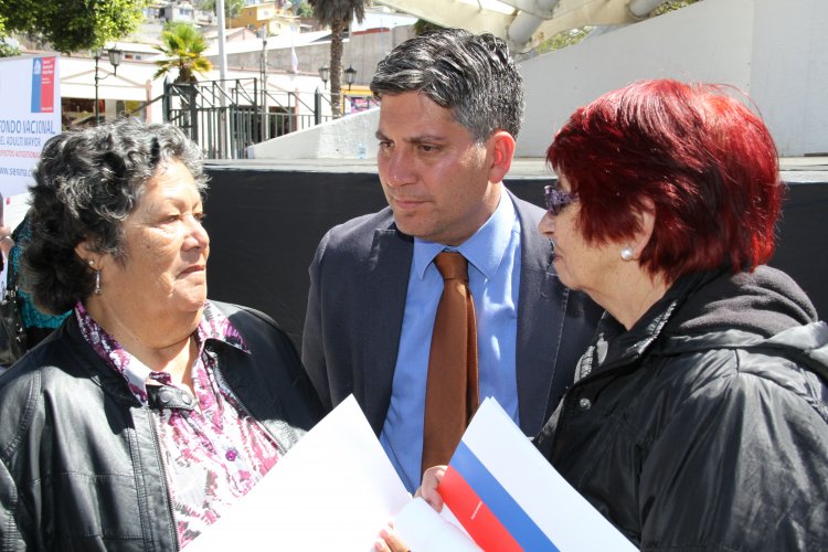 ADULTOS MAYORES DESARROLLARÁN SUS PROYECTOS CON RECURSOS OTORGADOS POR EL GOBIERNO A TRAVÉS DE SENAMA