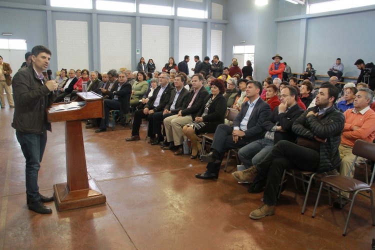 GOBIERNO DIALOGA CON ADULTOS MAYORES DE LA SERENA SOBRE PROPUESTAS PARA MEJORAR LAS PENSIONES