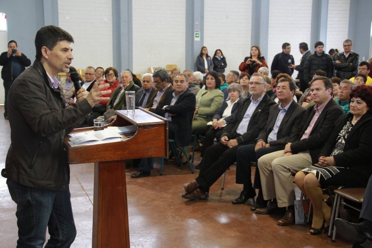 GOBIERNO DIALOGA CON ADULTOS MAYORES DE LA SERENA SOBRE PROPUESTAS PARA MEJORAR LAS PENSIONES