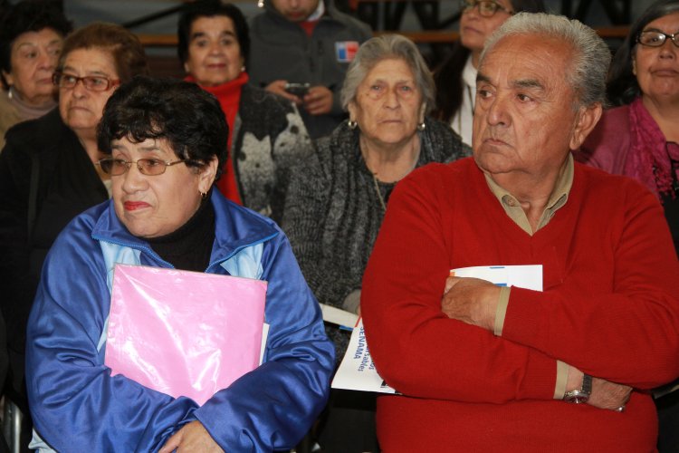 GOBIERNO DIALOGA CON ADULTOS MAYORES DE LA SERENA SOBRE PROPUESTAS PARA MEJORAR LAS PENSIONES
