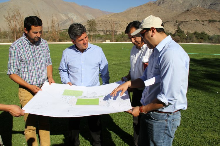 GOBIERNO REGIONAL CONCRETARÁ ANHELADO ESTADIO MUNICIPAL DE VICUÑA