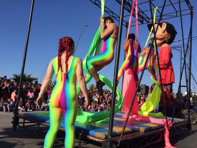 MUÑECO DE SEIS METROS RECORRIÓ LA REGIÓN ENTREGANDO UN MENSAJE PREVENTIVO