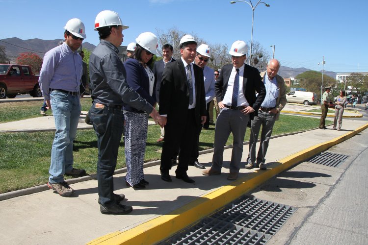COLECTOR DE AGUAS LLUVIAS DE CANAL ROMERAL SOLUCIONA PROBLEMAS DE INUNDACIÓN FRENTE AL HOSPITAL DE OVALLE